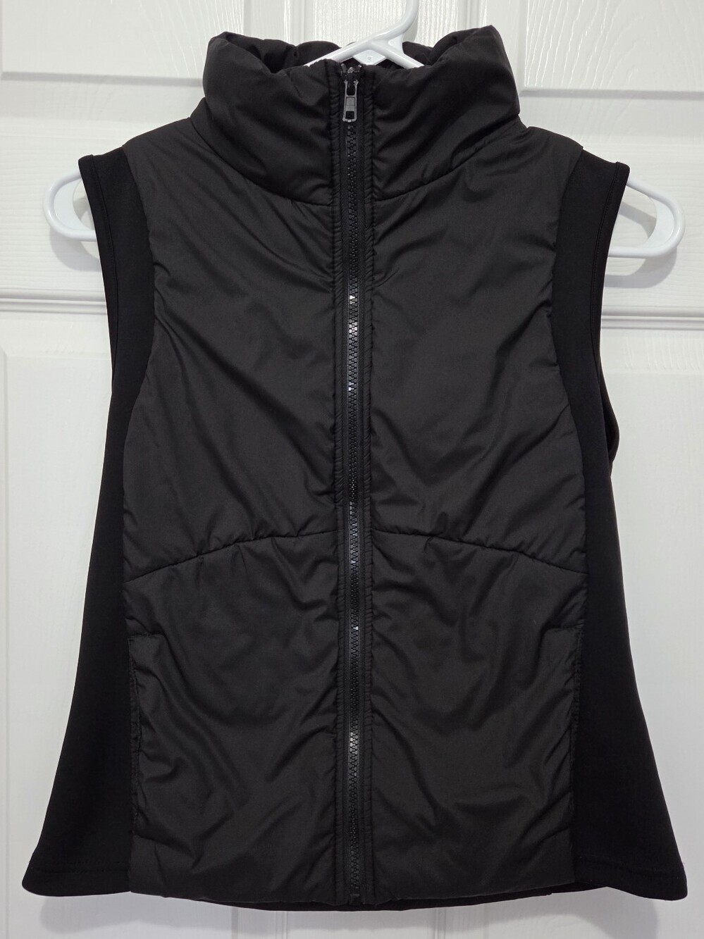 Women Black Quilted Full Zip Vest Size Small Casual Fall Winter Lightweight - Picture 3 of 10